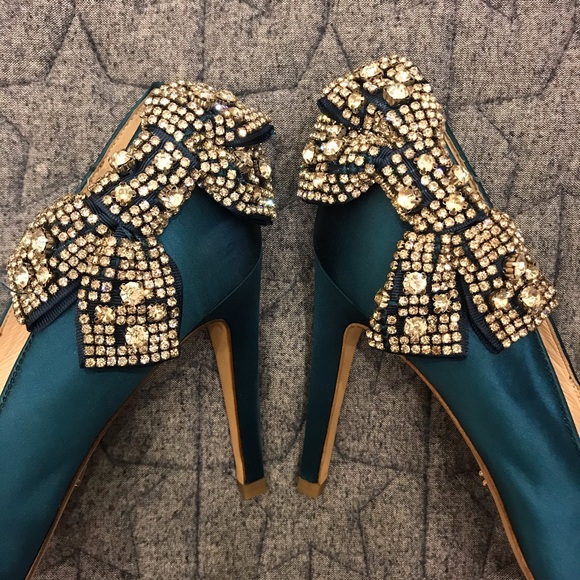 ABS Allen Schwartz Shoes Abs Allen Schwartz Sabrena Bling Bow Pumps